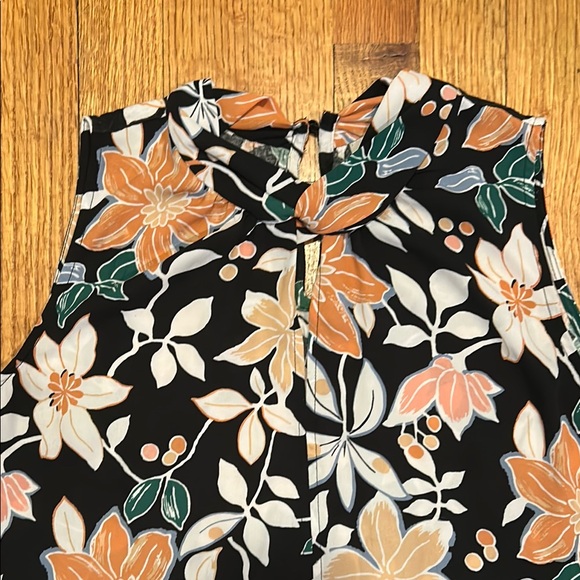 Loft Black and Coral Floral Sleeveless Top Size Small - Picture 3 of 9